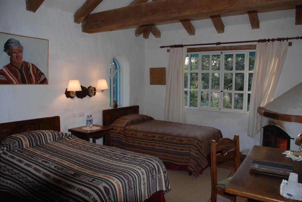 Las Palmeras Inn オタバロ エクステリア 写真